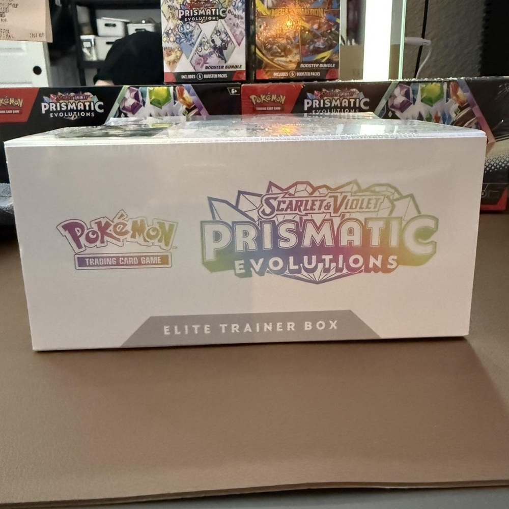 Pokemon Prismatic Evolutions Elite Trainer Box - Multi-Color Eevee Artwork - Picture 3 of 4